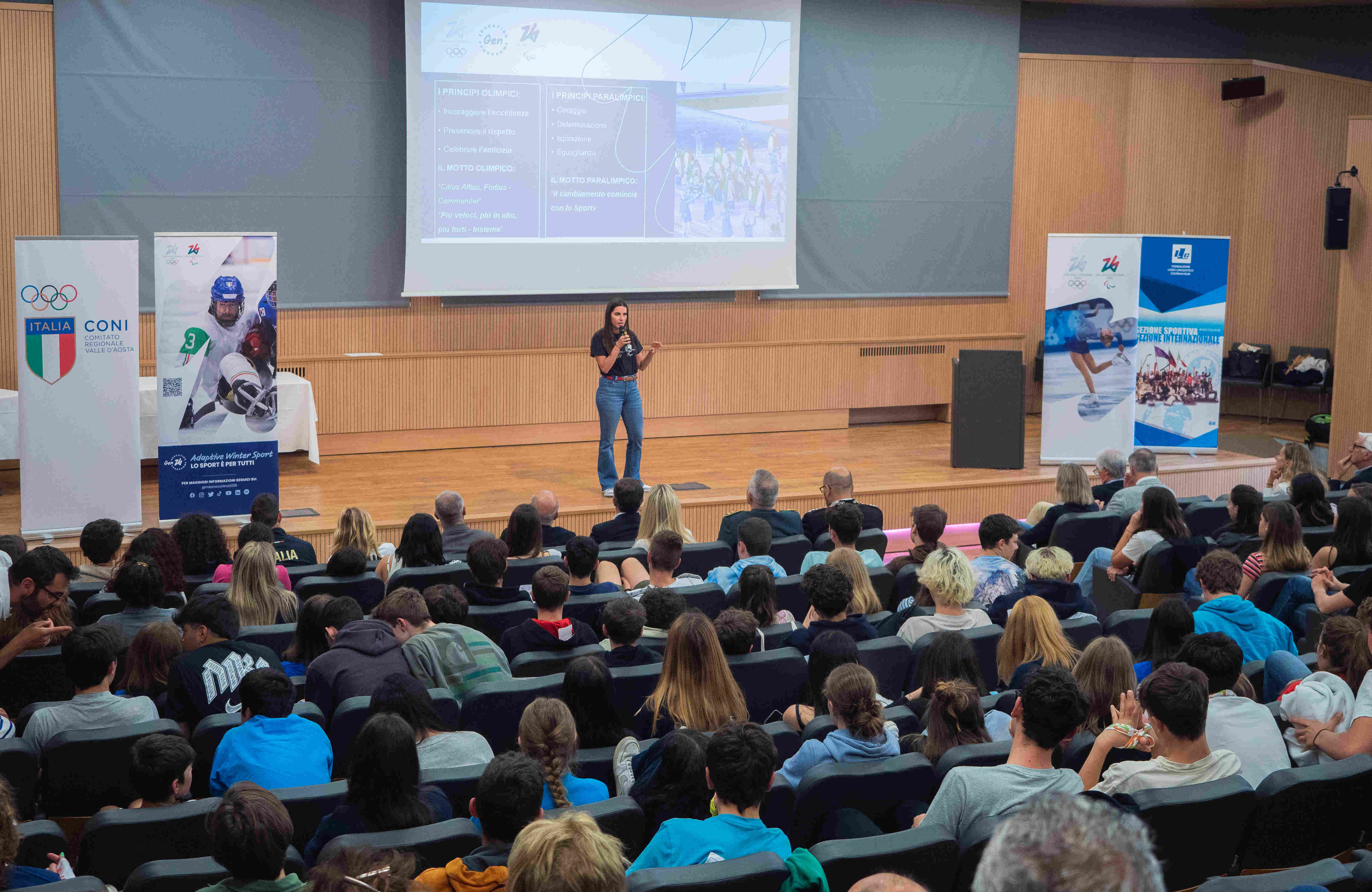 Relatore e platea in una iniziativa del Programma Education GEN26