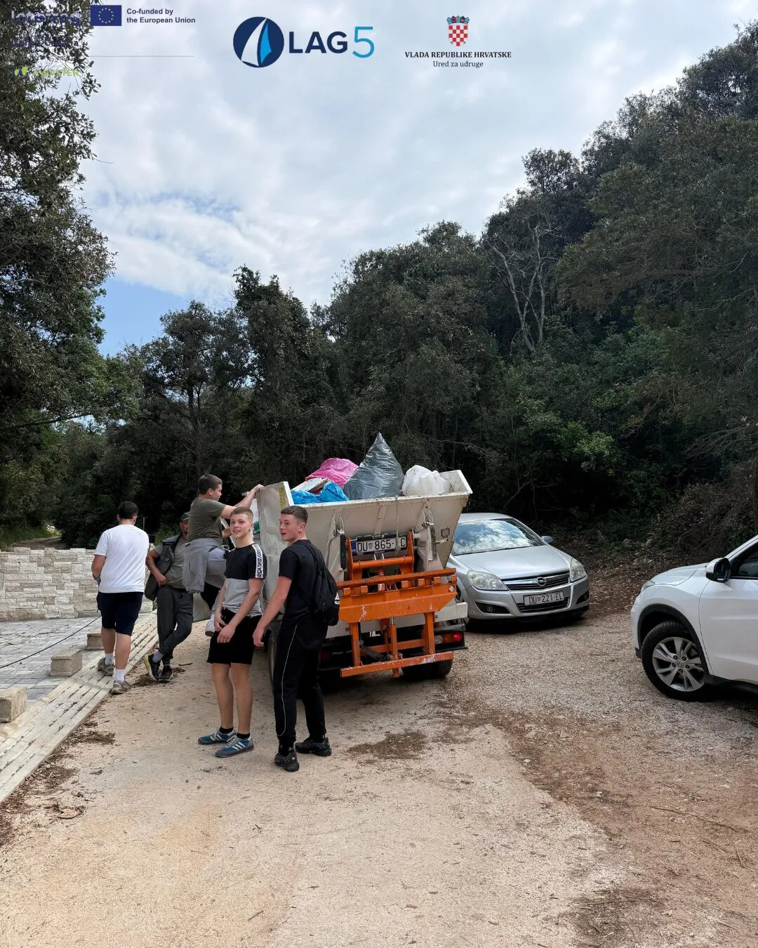 Students cleaned Rasohatica Bay